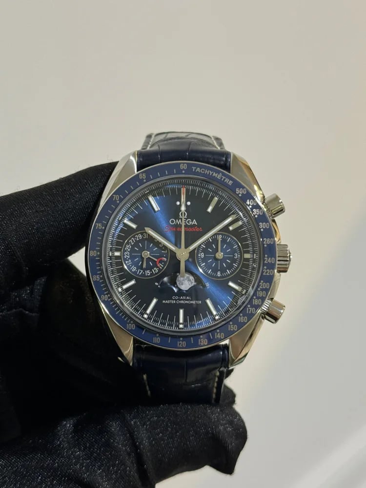 Omega Speedmaster Moonphase Moonwatch, image 1 Omega Speedmaster Moonphase Moonwatch, image 1