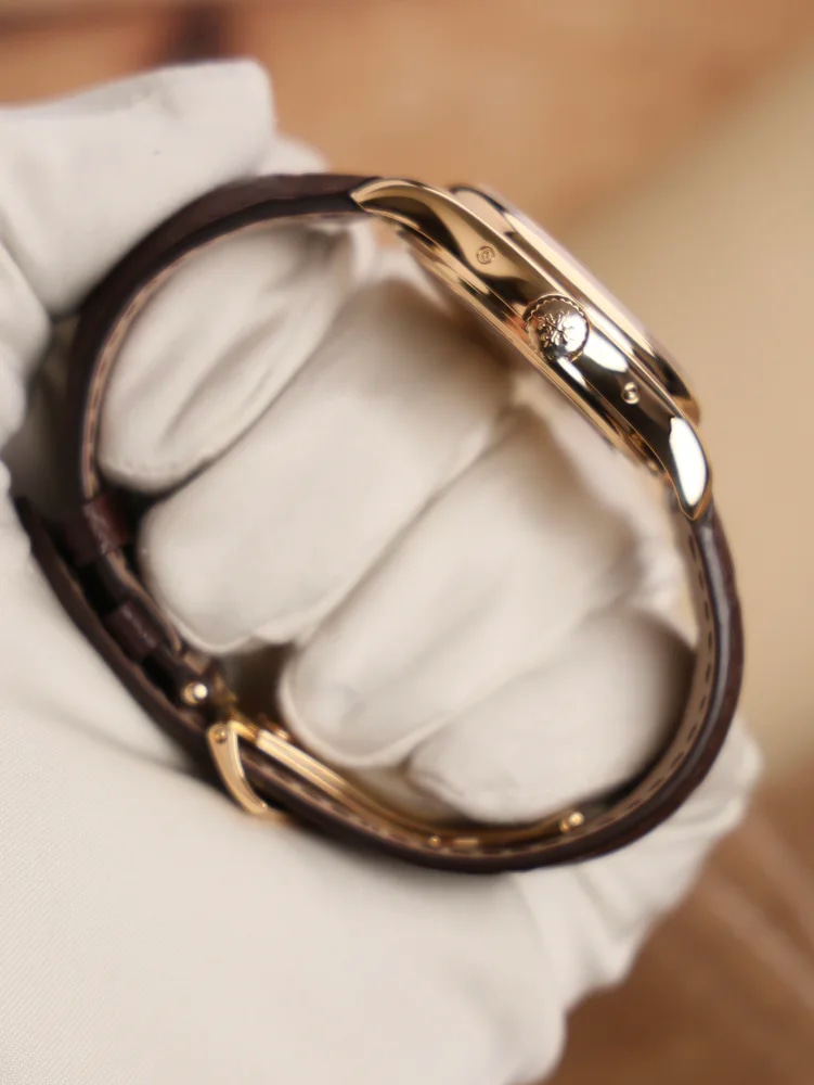 Patek Philippe Annual Calendar 5146J-001, image 3 Patek Philippe Annual Calendar 5146J-001, image 3