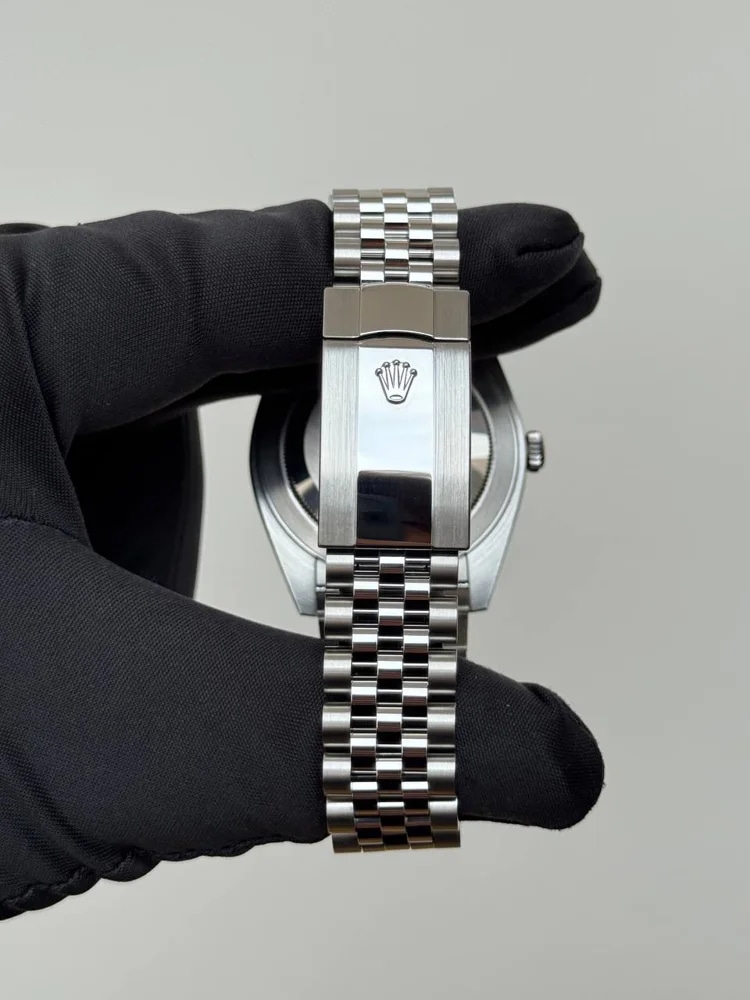 Full Set 2025, image 6 Full Set 2025, image 6