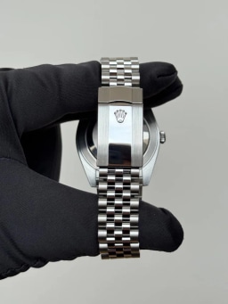 Full Set 2025, image 6 Full Set 2025, image 6