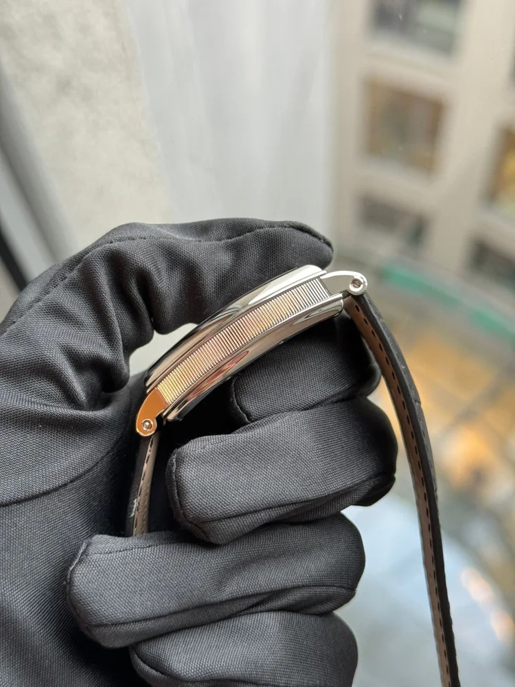 Breguet Heritage Chronograph 5460 Platinum White Gold Buckle, image 3 Breguet Heritage Chronograph 5460 Platinum White Gold Buckle, image 3