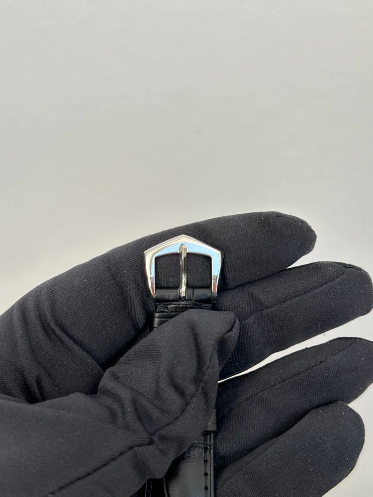 Platinum, image 4 Platinum, image 4