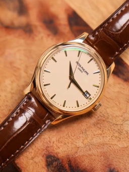 Patek Philippe Calatrava 5227J-001, image 8 Patek Philippe Calatrava 5227J-001, image 8