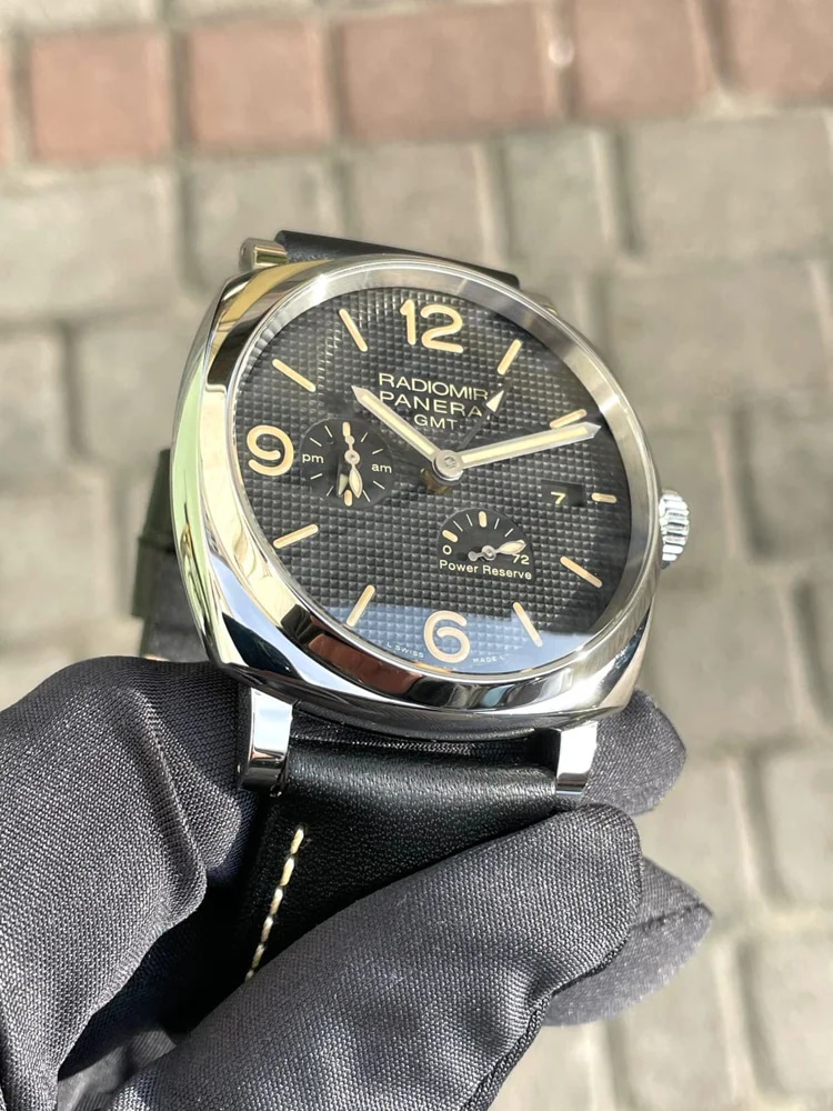 Power Reserve Gmt Radiomir 1940 Pam 628 box and papers, image 2 Power Reserve Gmt Radiomir 1940 Pam 628 box and papers, image 2