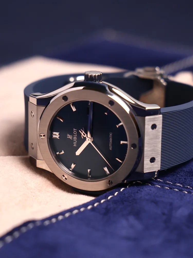 Hublot Classic Fusion Blue 542.NX.7170.LR Box and Papers 2021, image 2 Hublot Classic Fusion Blue 542.NX.7170.LR Box and Papers 2021, image 2