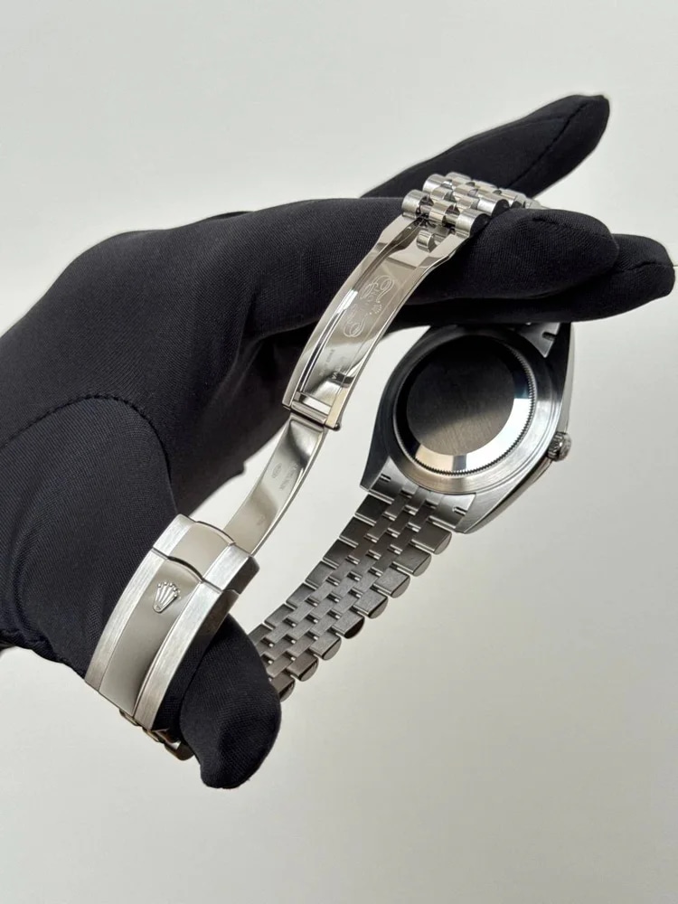 Full Set 2025, image 7 Full Set 2025, image 7