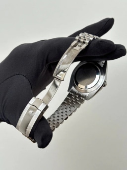 Full Set 2025, image 7 Full Set 2025, image 7