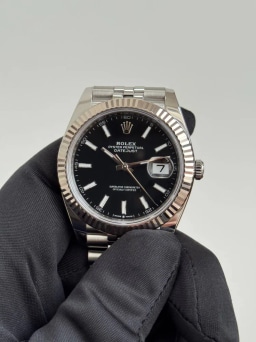 Full Set 2025, image 4 Full Set 2025, image 4