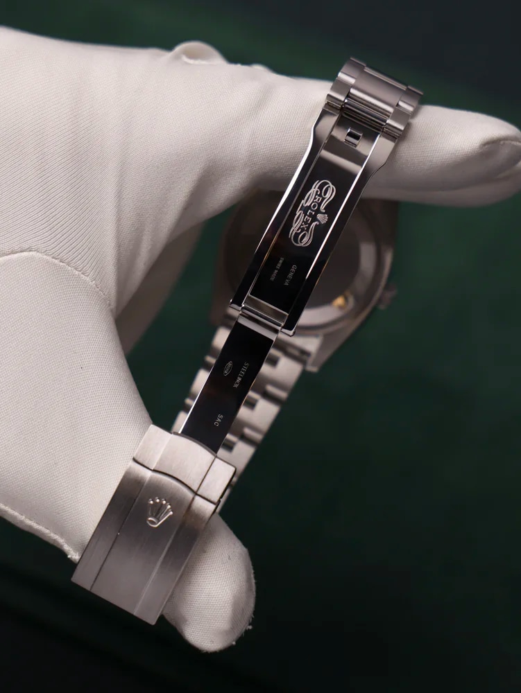 Olive Dial 2020 Box And Papers, image 7 Olive Dial 2020 Box And Papers, image 7