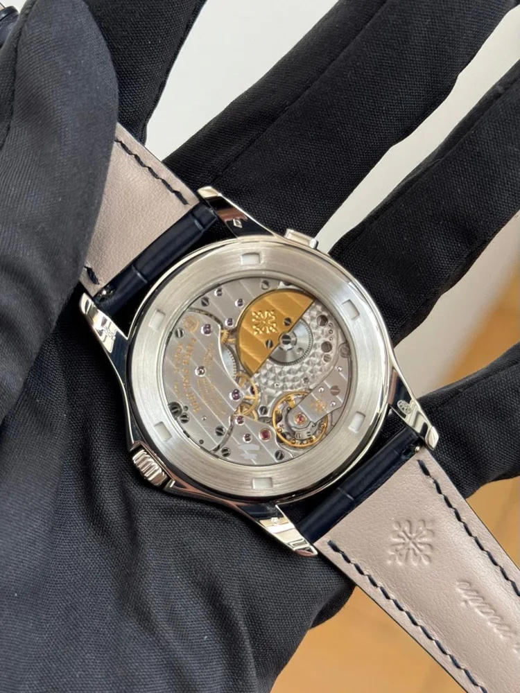 Platinum, image 6 Platinum, image 6