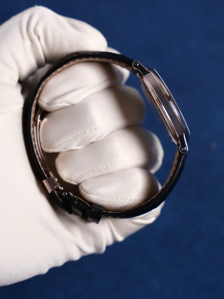 Retrograde Seconds, image 4 Retrograde Seconds, image 4