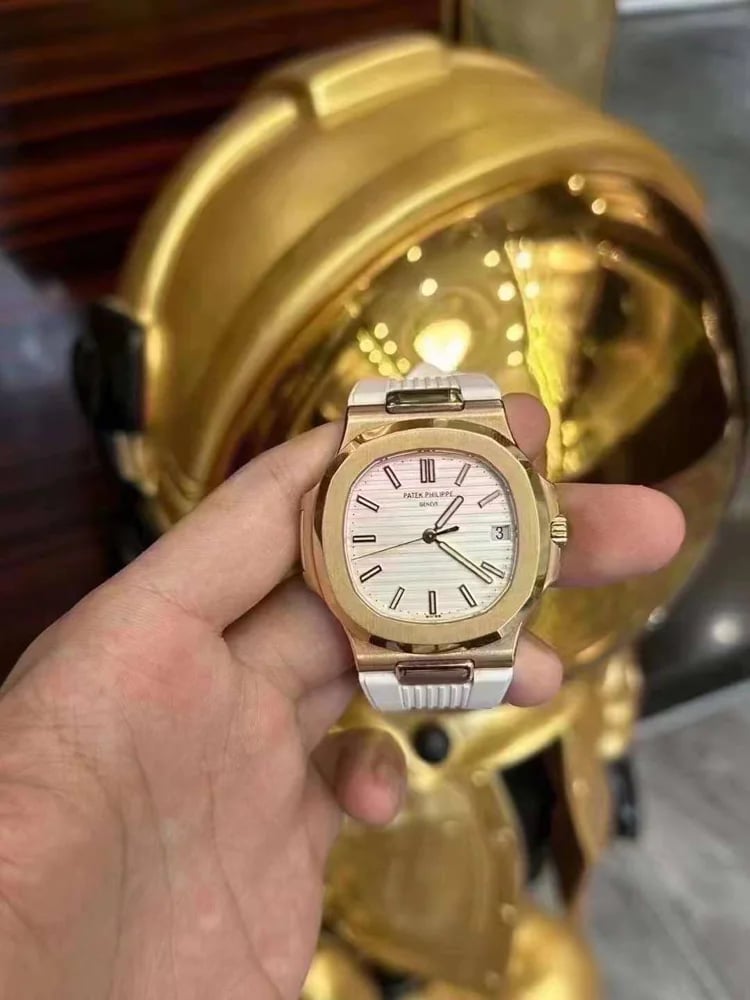 Patek Philippe Nautilus, image 1 Patek Philippe Nautilus, image 1