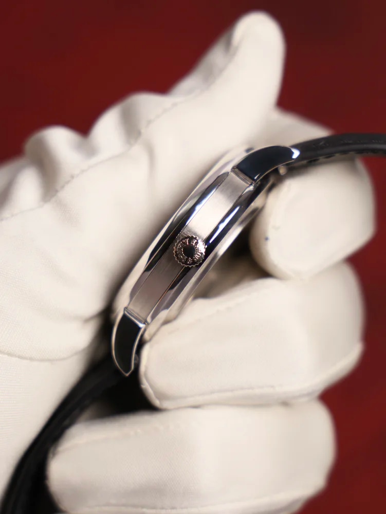 A. Lange & Söhne Lange 1 Timezone Platinum Extract From The Archives, image 3 A. Lange & Söhne Lange 1 Timezone Platinum Extract From The Archives, image 3