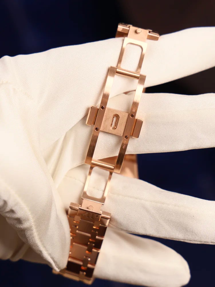 Audemars Piguet Royal Oak Lady Lady Extract from Archives. Rose Gold Blue Dial Diamond Bezel, image 5 Audemars Piguet Royal Oak Lady Lady Extract from Archives. Rose Gold Blue Dial Diamond Bezel, image 5