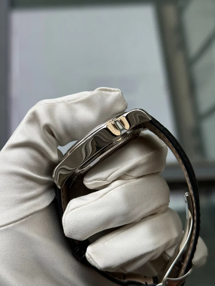 Jaeger-LeCoultre Master Tourbillon 146.6.34.S LE 300 Pcs Platinum, image 2 Jaeger-LeCoultre Master Tourbillon 146.6.34.S LE 300 Pcs Platinum, image 2