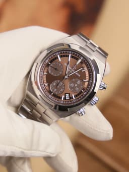 Vacheron Constantin Overseas Chronograph Brown Dial Box & Papers 2017 2 extra straps included, image 1 Vacheron Constantin Overseas Chronograph Brown Dial Box & Papers 2017 2 extra straps included, image 1