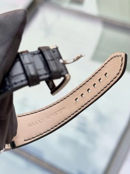 Harry Winston Opus 4 Platinum Tourbillon Minute-repeater with cathedral gongs Moonphase LE 18 pcs, image 7 Harry Winston Opus 4 Platinum Tourbillon Minute-repeater with cathedral gongs Moonphase LE 18 pcs, image 7