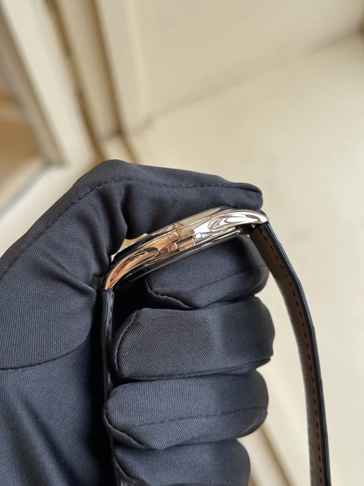 White Gold, image 3 White Gold, image 3