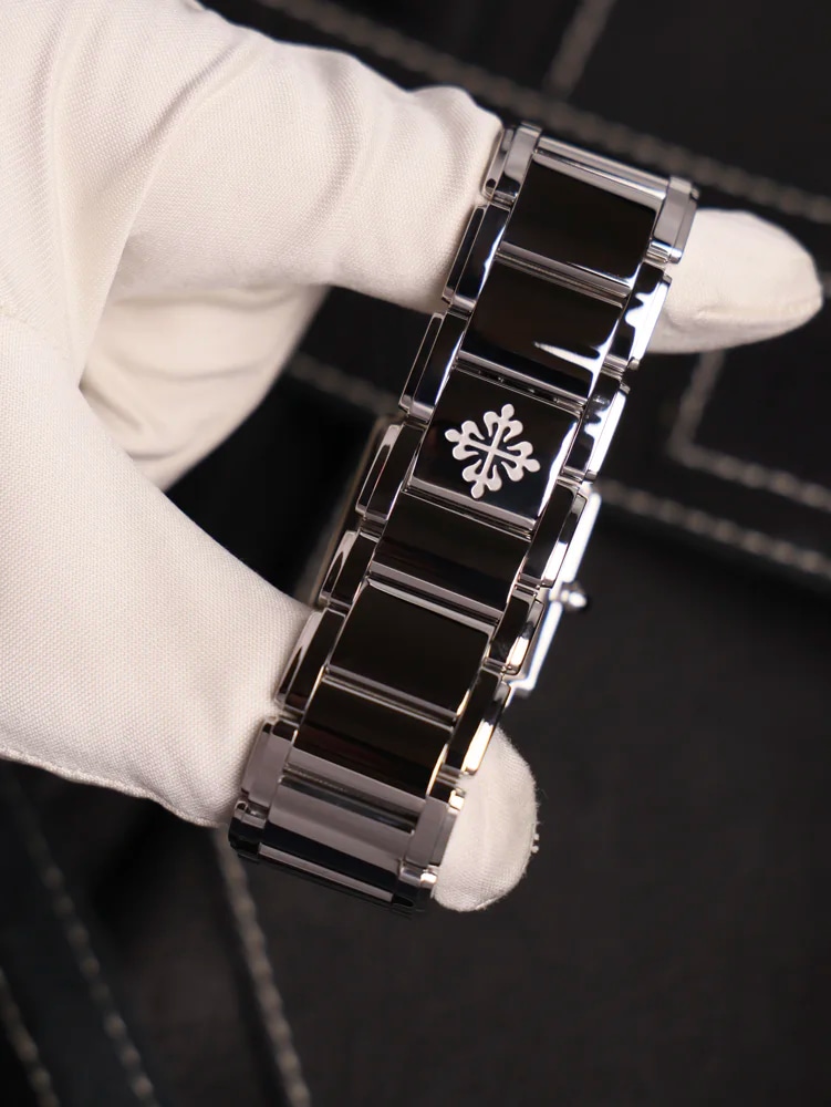 Patek Philippe Twenty~4 4910/10A-001, image 4 Patek Philippe Twenty~4 4910/10A-001, image 4