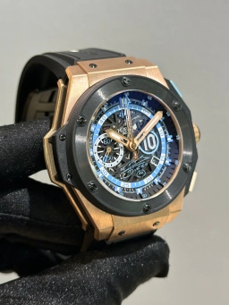 Hublot King Power MARADONA 48 MM, image 4 Hublot King Power MARADONA 48 MM, image 4