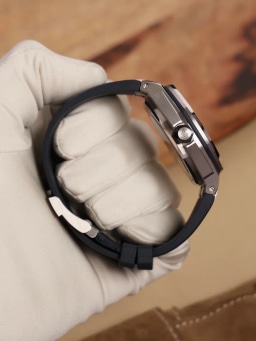 Audemars Piguet Royal Oak Offshore Diver 15720ST.OO.A027CA.01, image 3 Audemars Piguet Royal Oak Offshore Diver 15720ST.OO.A027CA.01, image 3