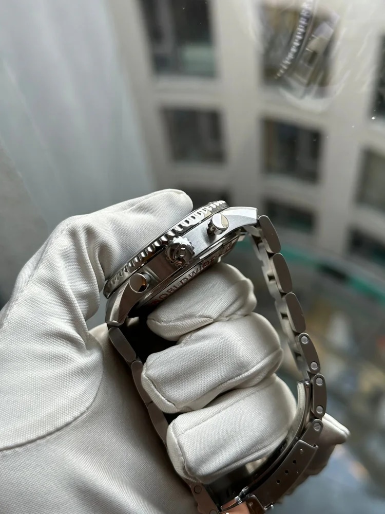 Breitling Navitimer 8 box and papers 2018, image 2 Breitling Navitimer 8 box and papers 2018, image 2