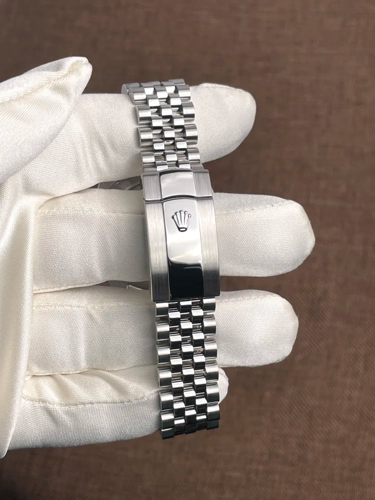 Rolex Datejust 41 41 Black dial with diamonds Jubilee bracelet full set 2024, image 4 Rolex Datejust 41 41 Black dial with diamonds Jubilee bracelet full set 2024, image 4