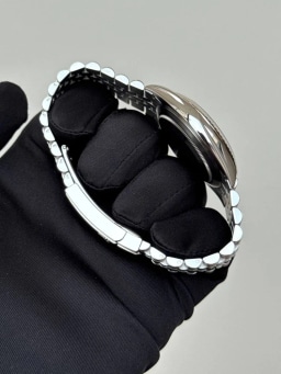 Full Set 2025, image 2 Full Set 2025, image 2