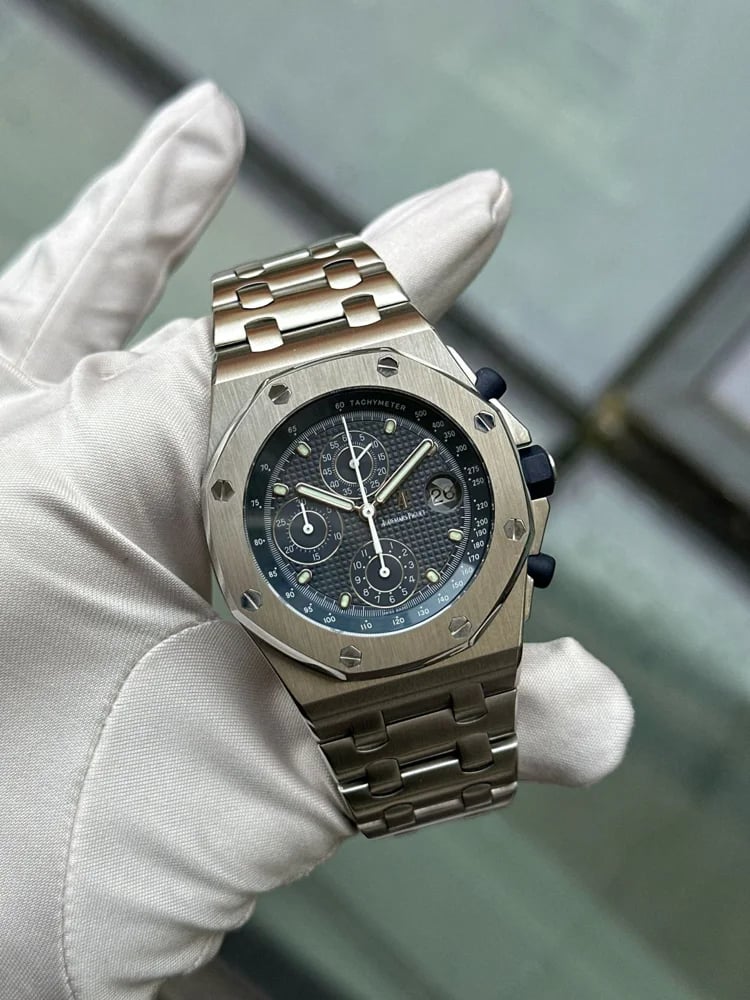 Audemars Piguet Royal Oak Offshore Chronograph The Beast E-Serial, image 1 Audemars Piguet Royal Oak Offshore Chronograph The Beast E-Serial, image 1