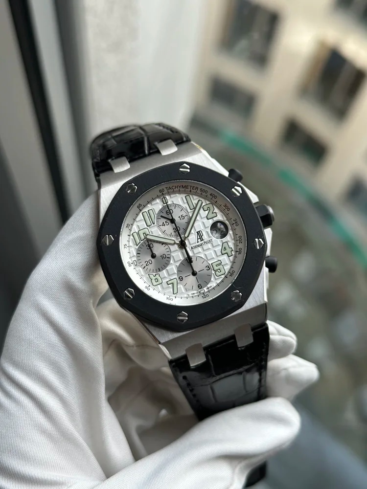 Audemars Piguet Royal Oak Offshore Chronograph box and papers 2013, image 2 Audemars Piguet Royal Oak Offshore Chronograph box and papers 2013, image 2