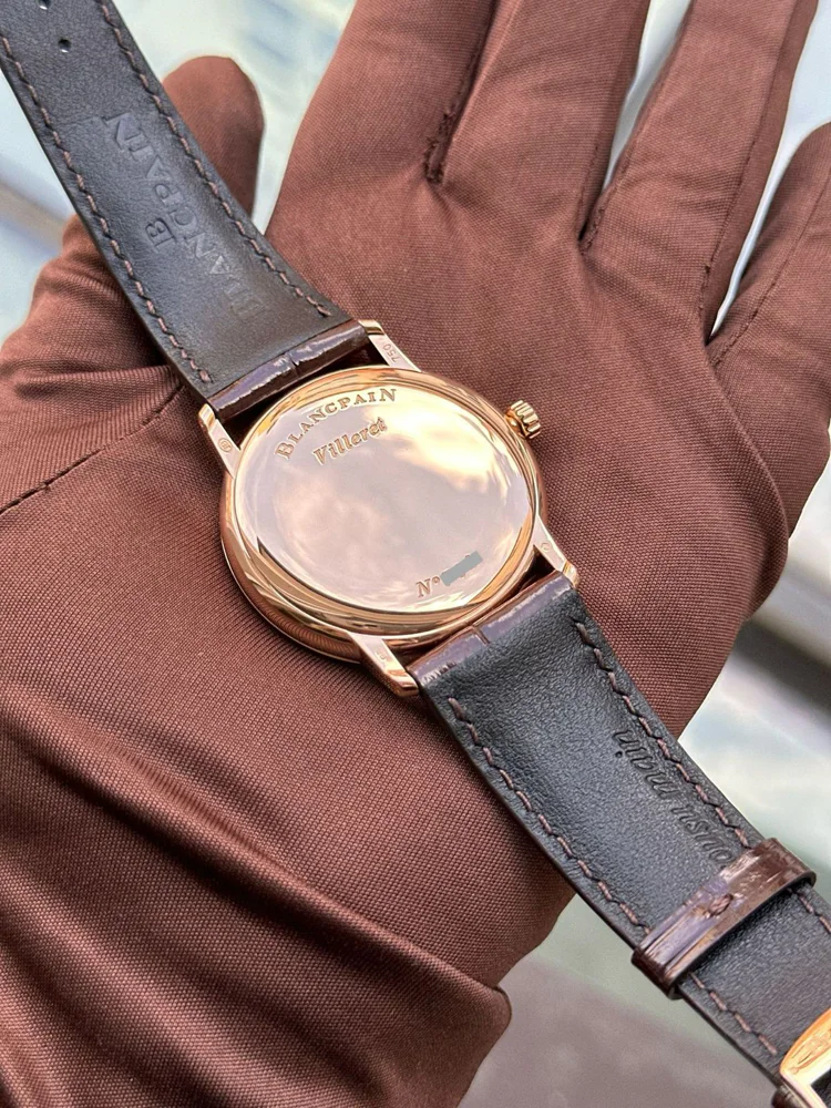 Box & Papers 2010, image 4 Box & Papers 2010, image 4