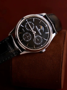 Box & Papers 2019, image 1 Box & Papers 2019, image 1