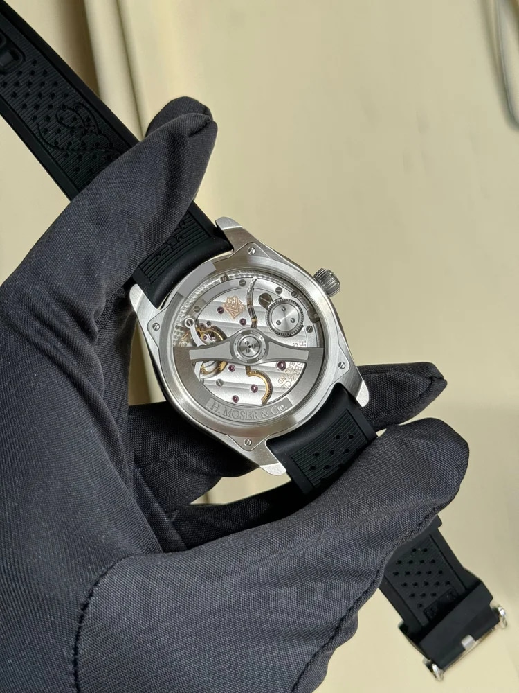 H.Moser & Cie. Pioneer Centre Seconds Arctic Blue Full Set 2023, image 4 H.Moser & Cie. Pioneer Centre Seconds Arctic Blue Full Set 2023, image 4