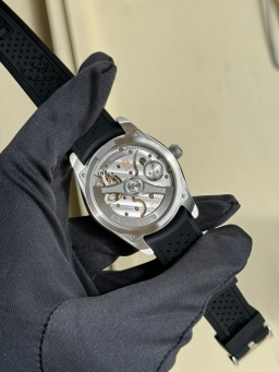 H.Moser & Cie. Pioneer Centre Seconds Arctic Blue Full Set 2023, image 4 H.Moser & Cie. Pioneer Centre Seconds Arctic Blue Full Set 2023, image 4