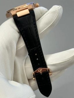 Girard Perregaux Laureato box and papers, image 7 Girard Perregaux Laureato box and papers, image 7