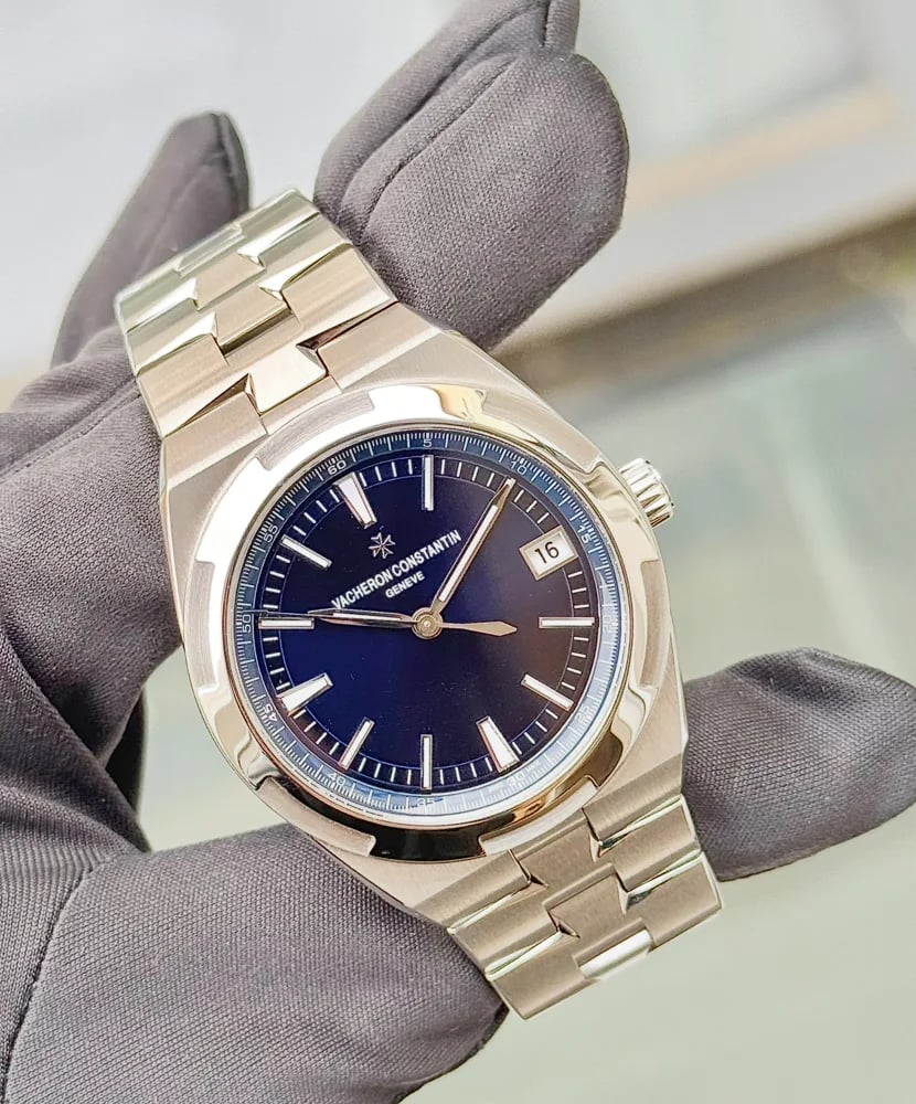 Vacheron Constantin Overseas Blue Dial, image 1 Vacheron Constantin Overseas Blue Dial, image 1