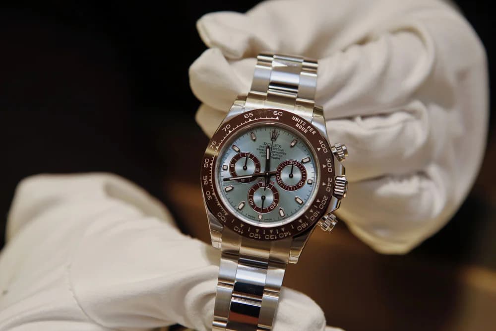 Luxury Watches and Crypto: The Pros and Cons of Both | Chrono 10:10 Luxury Watches and Crypto: The Pros and Cons of Both | Chrono 10:10