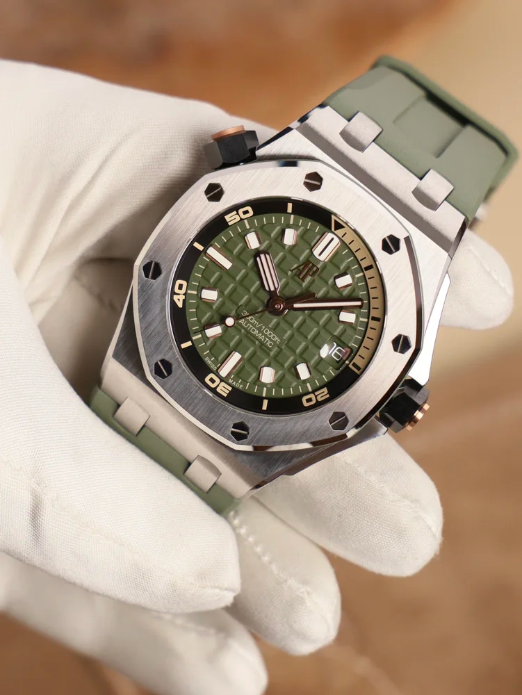 Audemars Piguet Royal Oak Offshore Diver, image 1 Audemars Piguet Royal Oak Offshore Diver, image 1