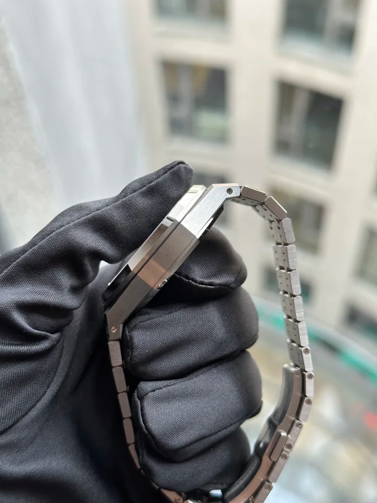 Audemars Piguet Royal Oak Selfwinding, image 3 Audemars Piguet Royal Oak Selfwinding, image 3