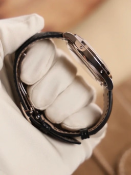 Patek Philippe Annual Calendar White Gold, image 4 Patek Philippe Annual Calendar White Gold, image 4