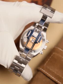 Vacheron Constantin Overseas Chronograph Brown Dial Box & Papers 2017 2 extra straps included, image 4 Vacheron Constantin Overseas Chronograph Brown Dial Box & Papers 2017 2 extra straps included, image 4