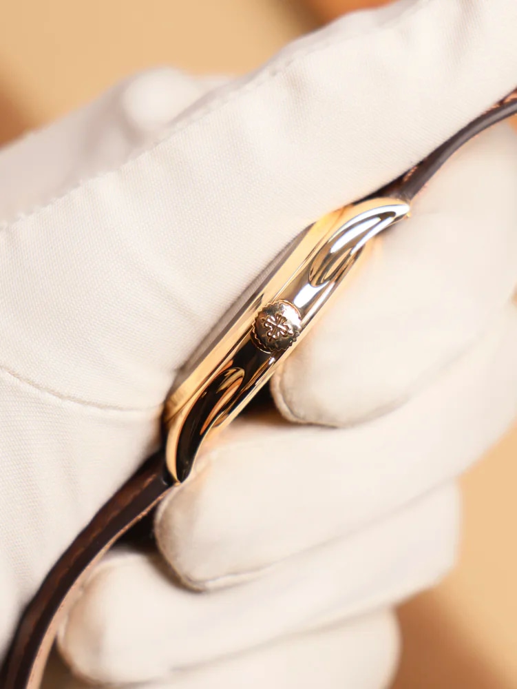 Patek Philippe Calatrava 5227J-001, image 3 Patek Philippe Calatrava 5227J-001, image 3