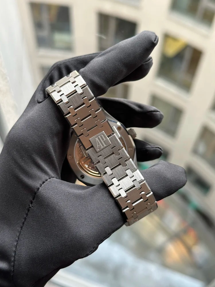 Audemars Piguet Royal Oak Selfwinding, image 4 Audemars Piguet Royal Oak Selfwinding, image 4