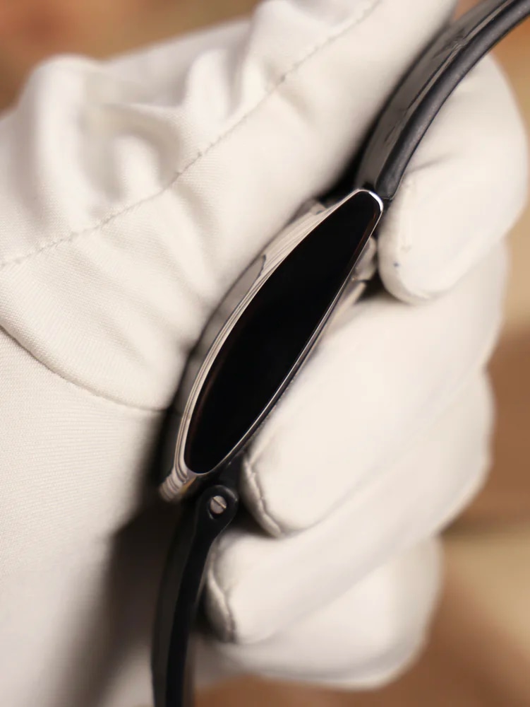 Urwerk UR-103 UR-103.03 Platinum Limited edition 25 pcs EXTREMELY RARE, image 3 Urwerk UR-103 UR-103.03 Platinum Limited edition 25 pcs EXTREMELY RARE, image 3