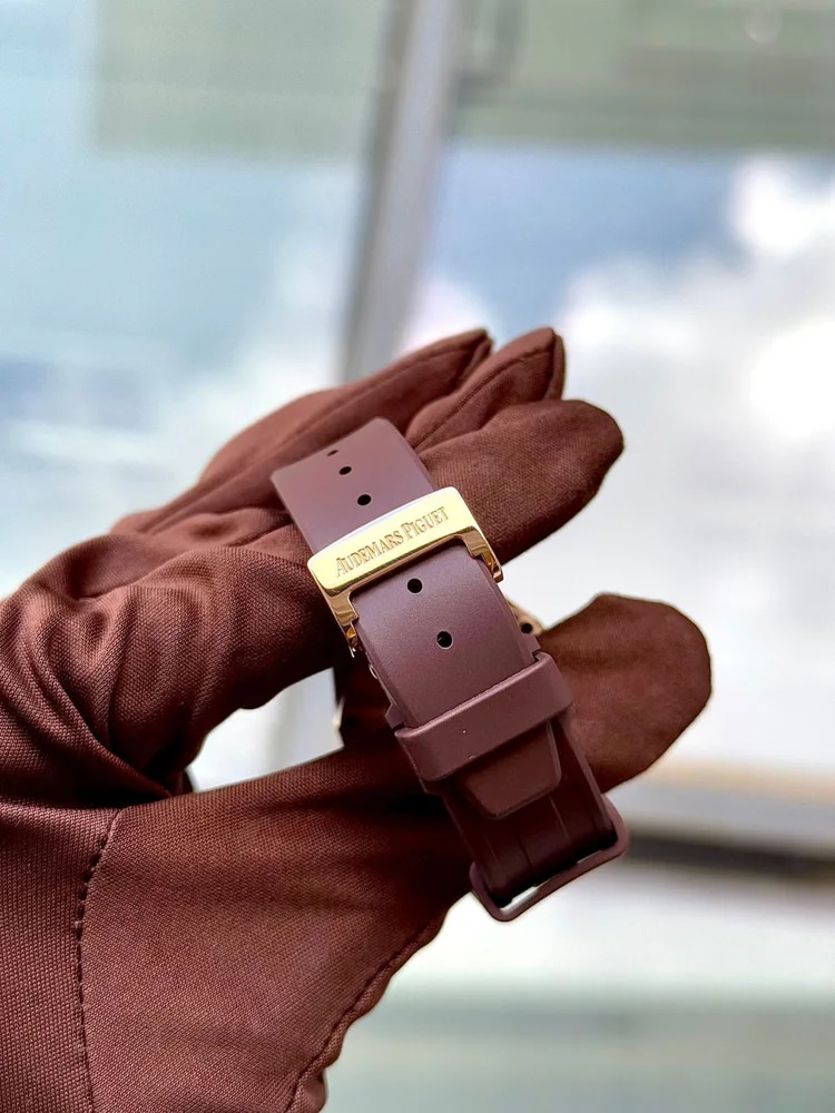 Brown Dial with extra new rubber strap & extract from archives, image 3 Brown Dial with extra new rubber strap & extract from archives, image 3