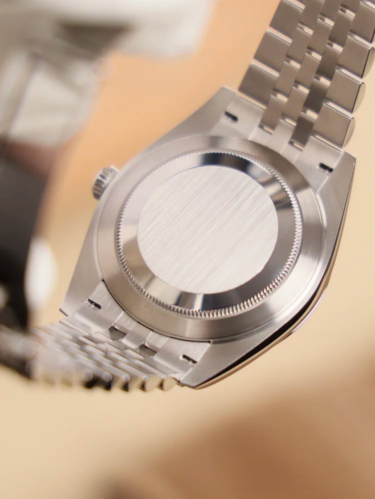 Rolex Datejust 41 Smooth Bezel Jubilee Bracelet Black Index Dial, image 7 Rolex Datejust 41 Smooth Bezel Jubilee Bracelet Black Index Dial, image 7