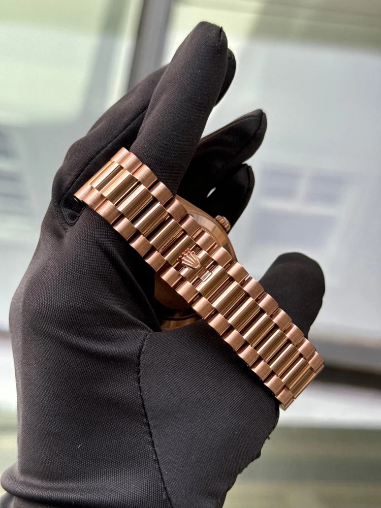 Rose Gold Olive Dial, image 3 Rose Gold Olive Dial, image 3