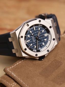 Audemars Piguet Royal Oak Offshore Diver 15720ST.OO.A027CA.01, image 2 Audemars Piguet Royal Oak Offshore Diver 15720ST.OO.A027CA.01, image 2