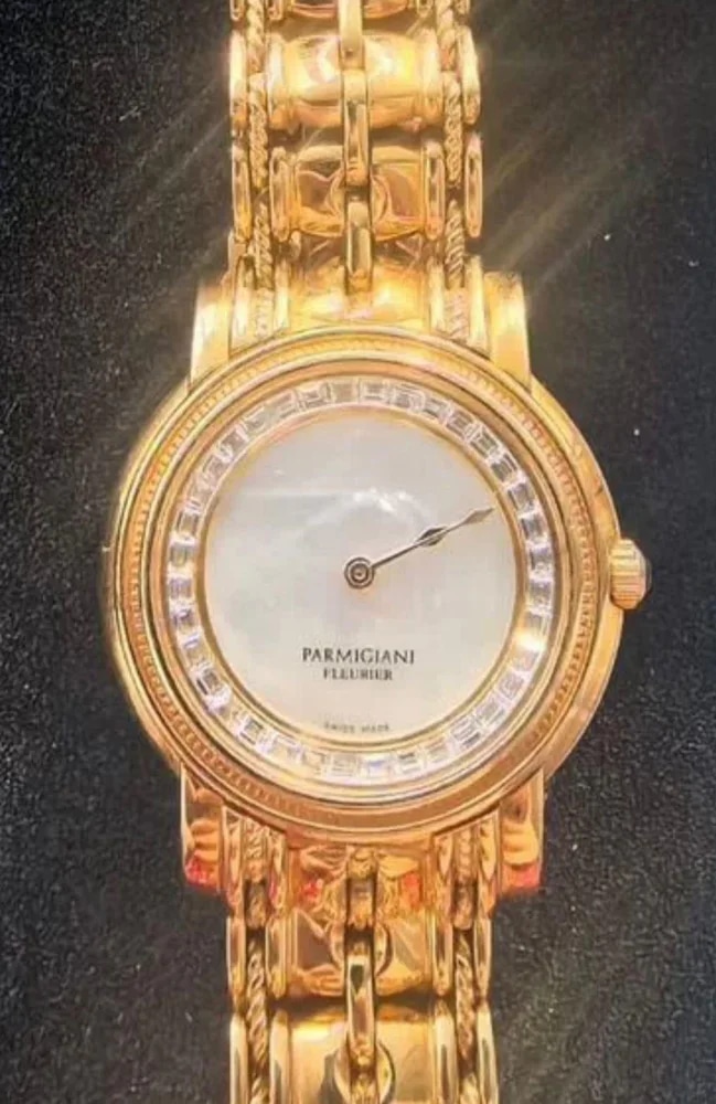 Elegance Rose Gold with Mother of Pearl dial and Baguette Diamonds, image 1 Elegance Rose Gold with Mother of Pearl dial and Baguette Diamonds, image 1