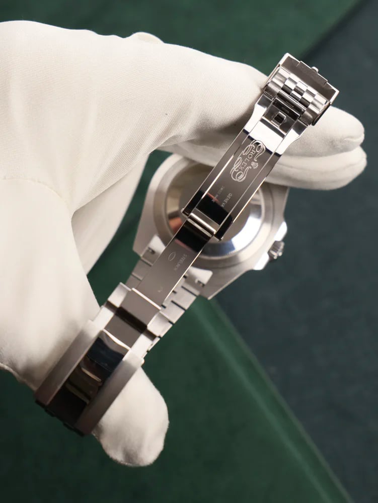 Rolex GMT-Master II Batgirl with Box and Papers 2025, image 5 Rolex GMT-Master II Batgirl with Box and Papers 2025, image 5